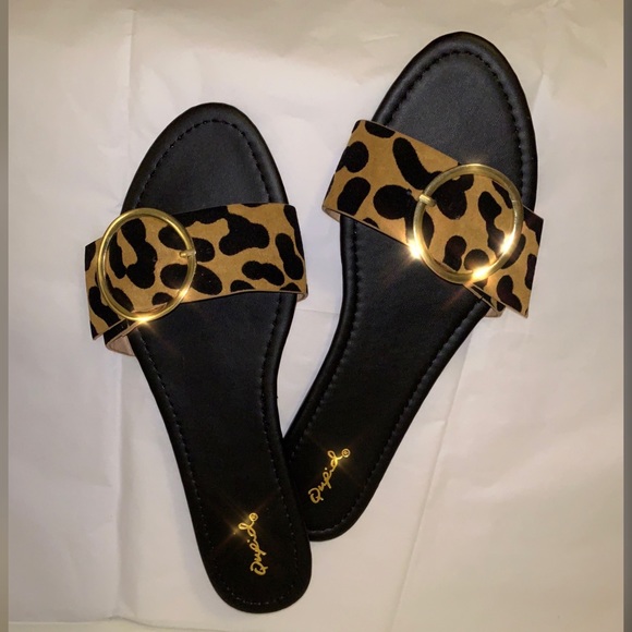 Shoes - ‼️⚠️ MUST GO Size 6 Leopard Slide Sandals